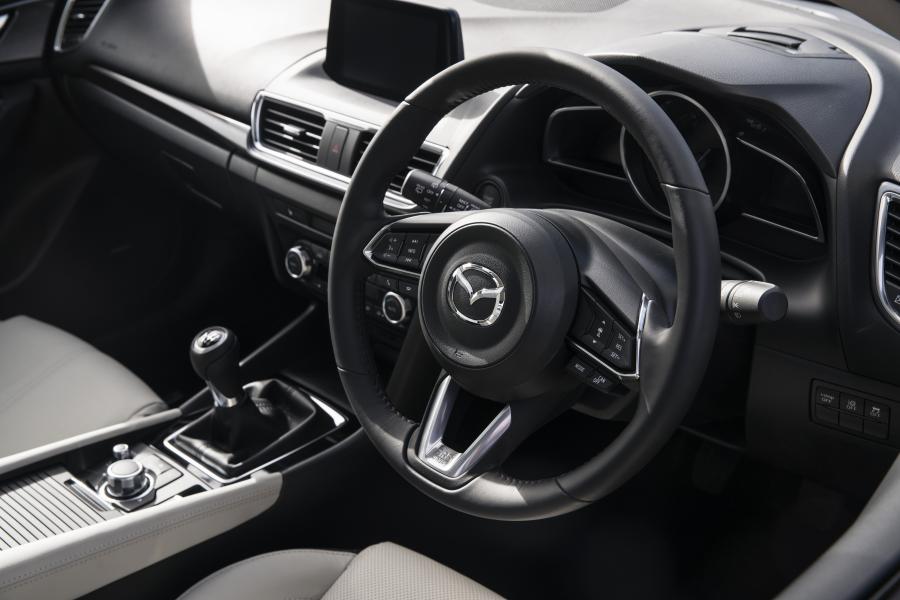 Панель приборов Mazda3 SP25 Astina Hatchback 2016 года  (AU) (фото 17 из 22)